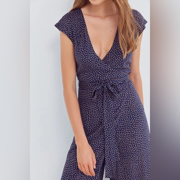 UO Kimchi Blue Printed Wrap Jumpsuit - Picture 4 of 8